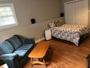 Modern 1BR suite centrally located
